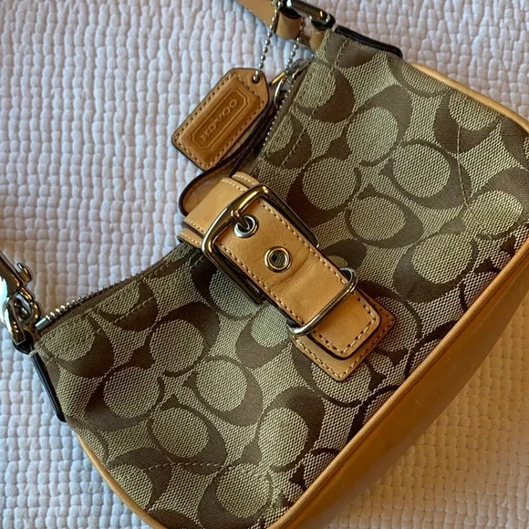 Coach Brown and Tan Signature Shoulder Bag - Picture 6 of 16